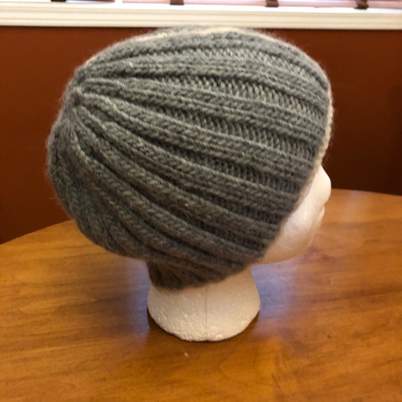 Warm hand knit toque. - Picture 3 of 4